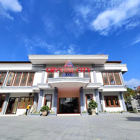 Crystal City Hotel